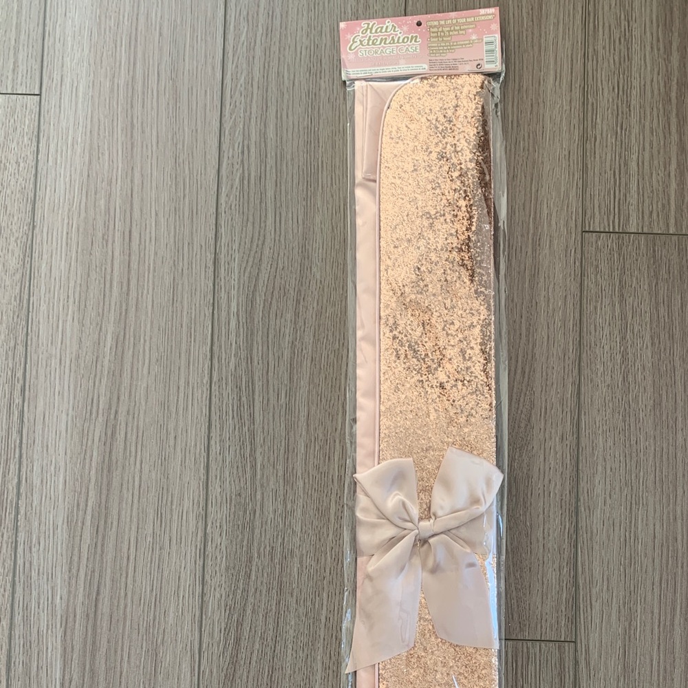 Hair extension traveling case